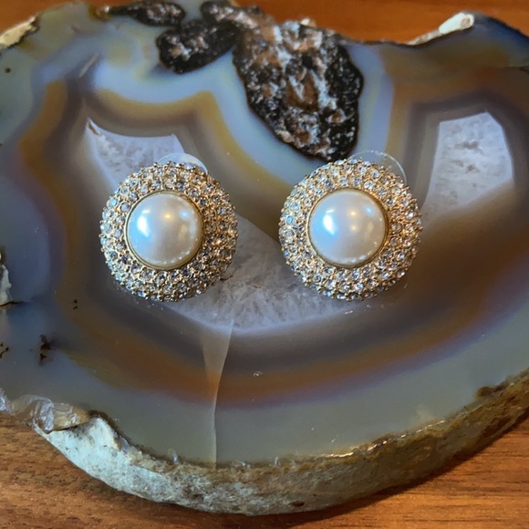 Do not share its relisting Pearl & rhinestone Gold statement earrings GUC 1” - Picture 15 of 15